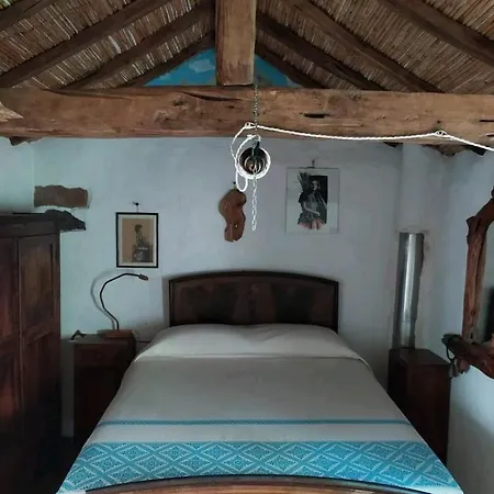 Sa Domu 'eccia Holiday home Urzulei