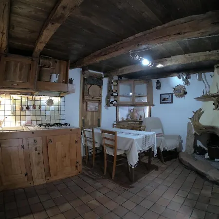 Sa Domu 'eccia Holiday home Urzulei